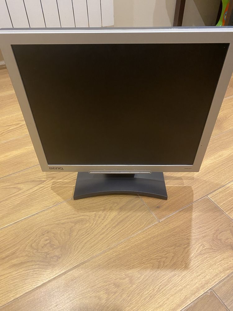 BENQ FP91G model Q9T4  19”