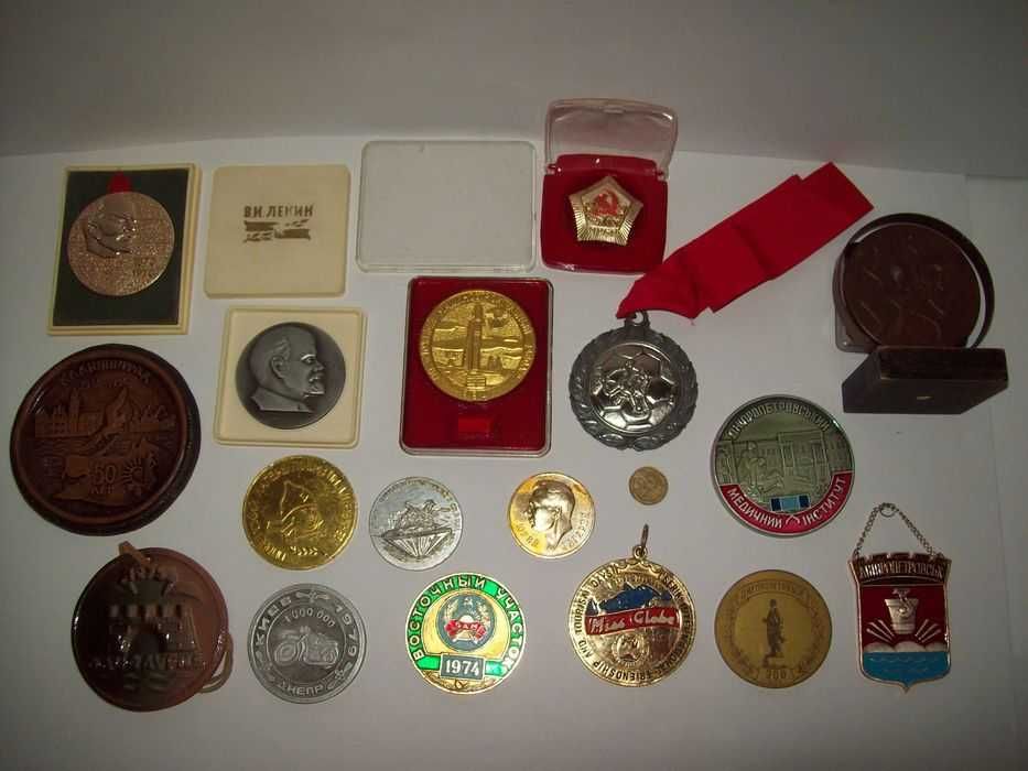 Набор значков значки Свадьба значок медаль времён СССР