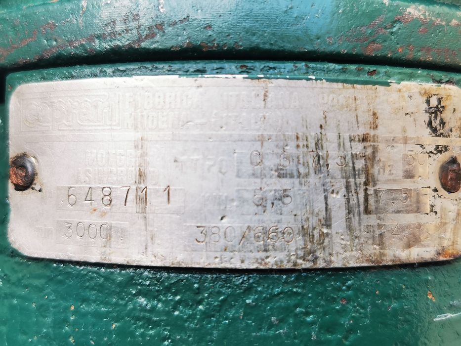 Bomba de furo submersível  "CAPRARI"