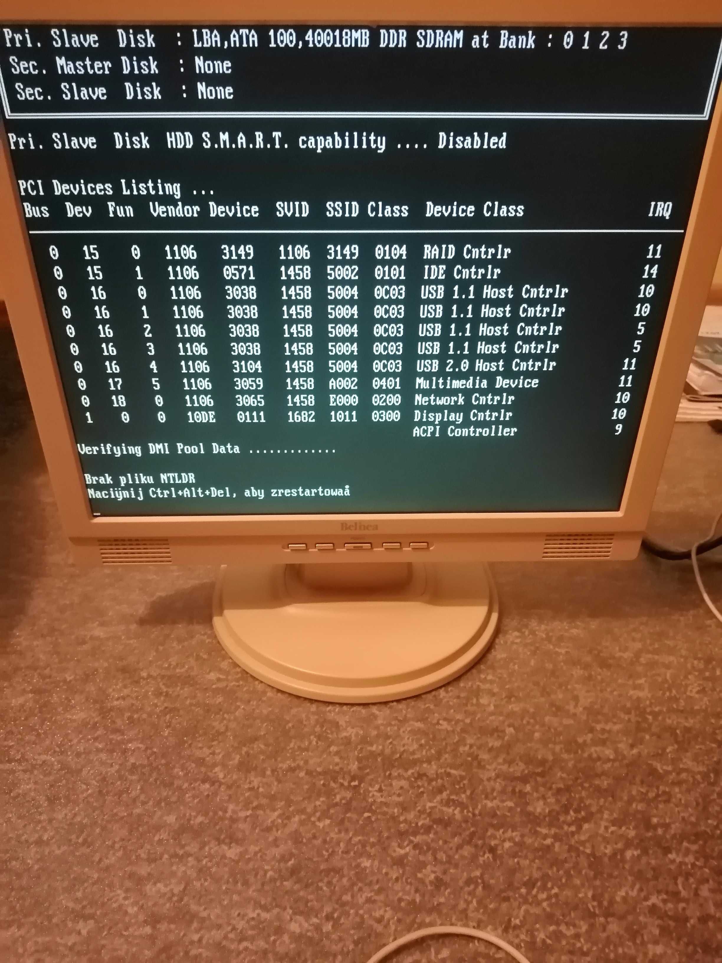 Komputer stacjonarny i monitor