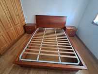 Quarto de casal + 2 mesinhas de cabeceira