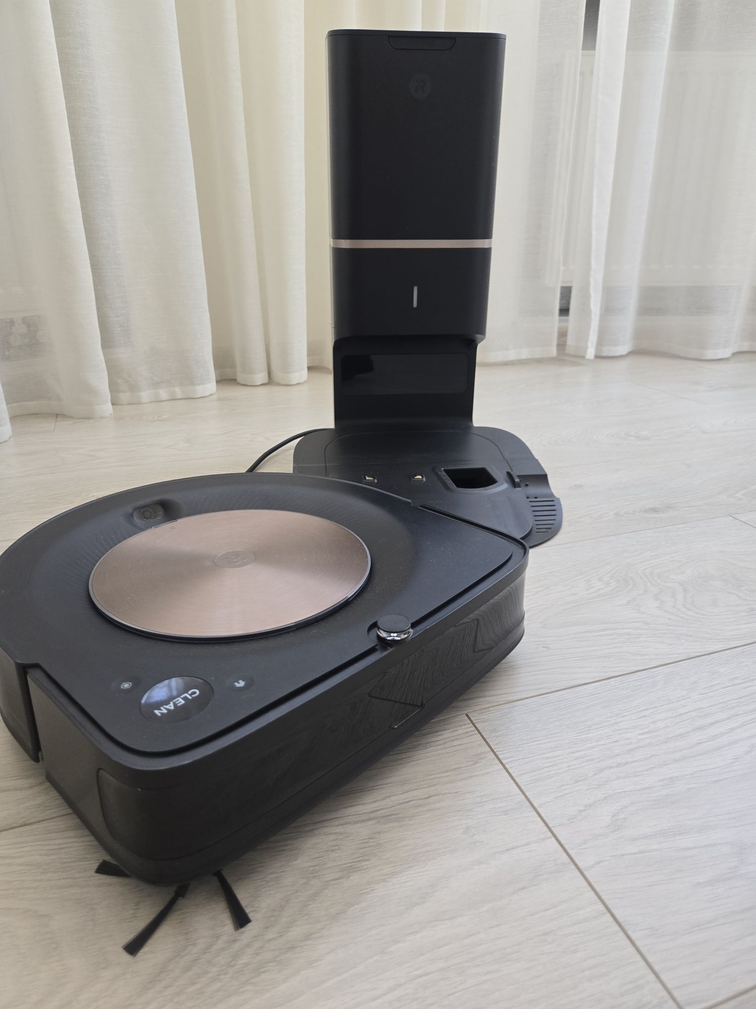 iRobot Roomba S9+ робот пилосос
