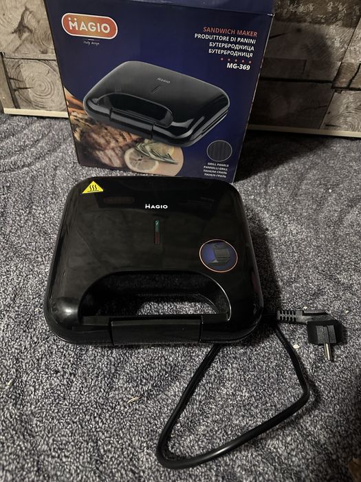 Бутербродниця нова