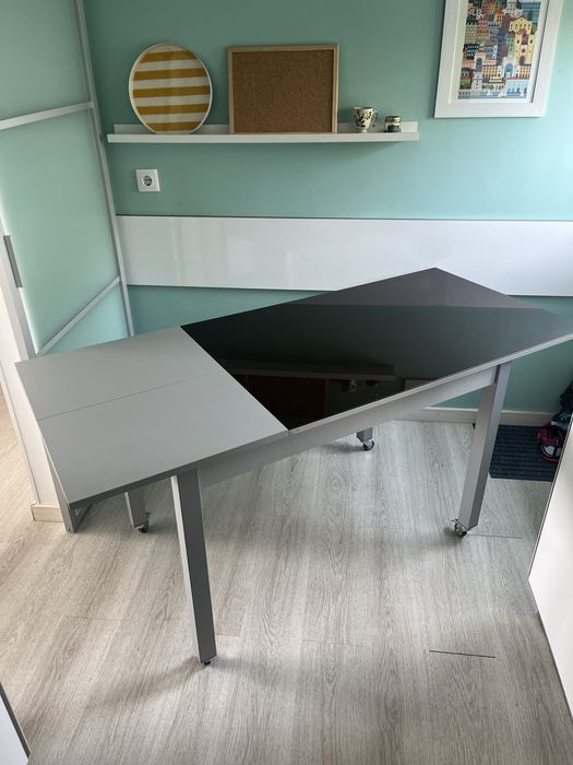 Mesa de refeições extensível