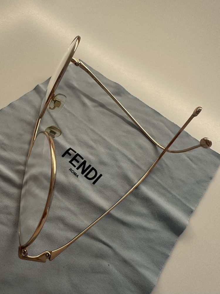 Óculo Fendi original