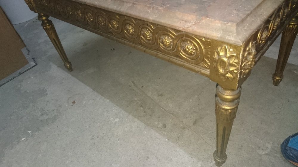 Mesinha talha dourada com mármore antiga