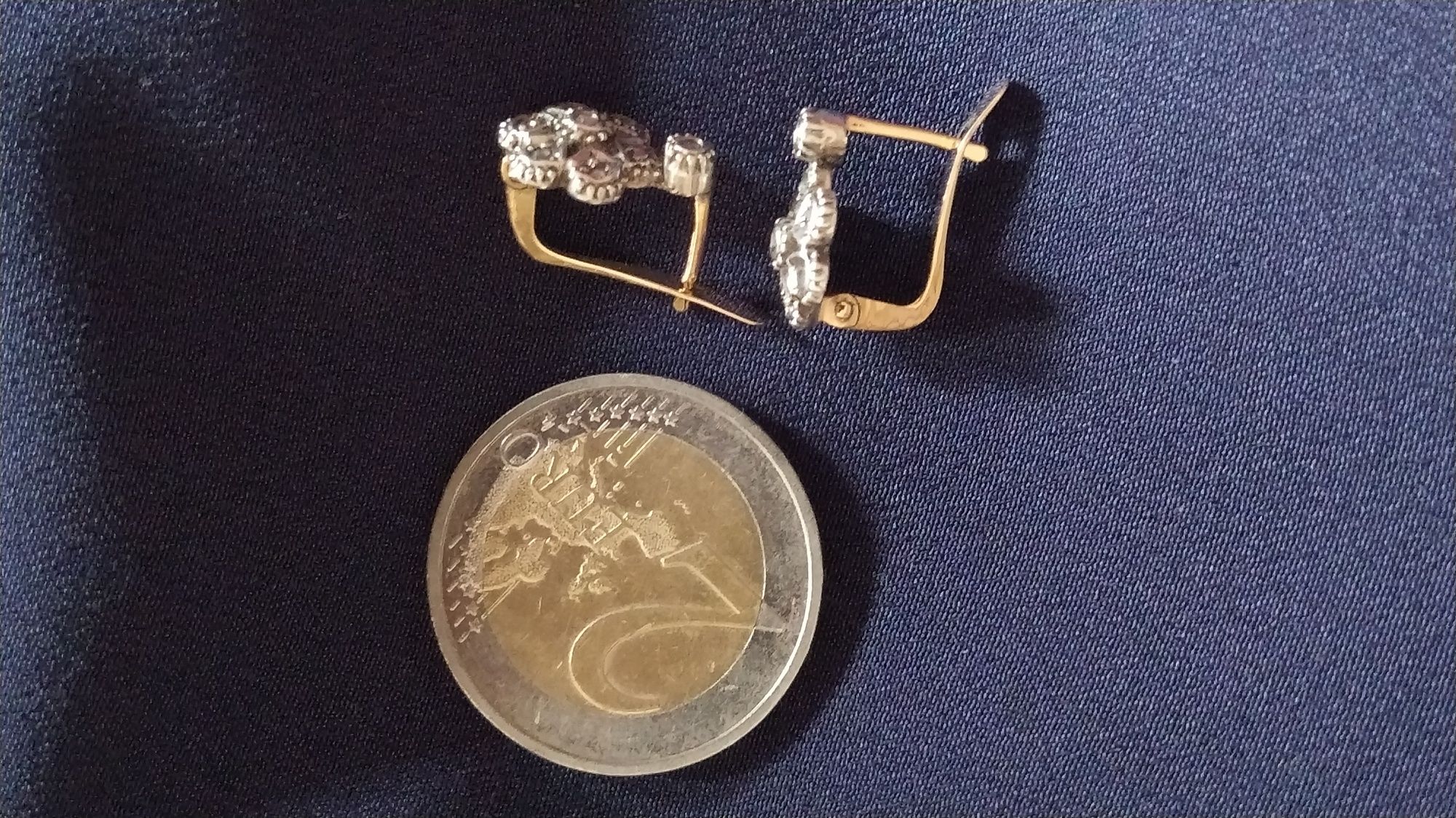 Peças de prata com ouro