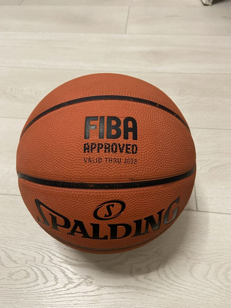 Продам Баскетбольный мяч Spalding
