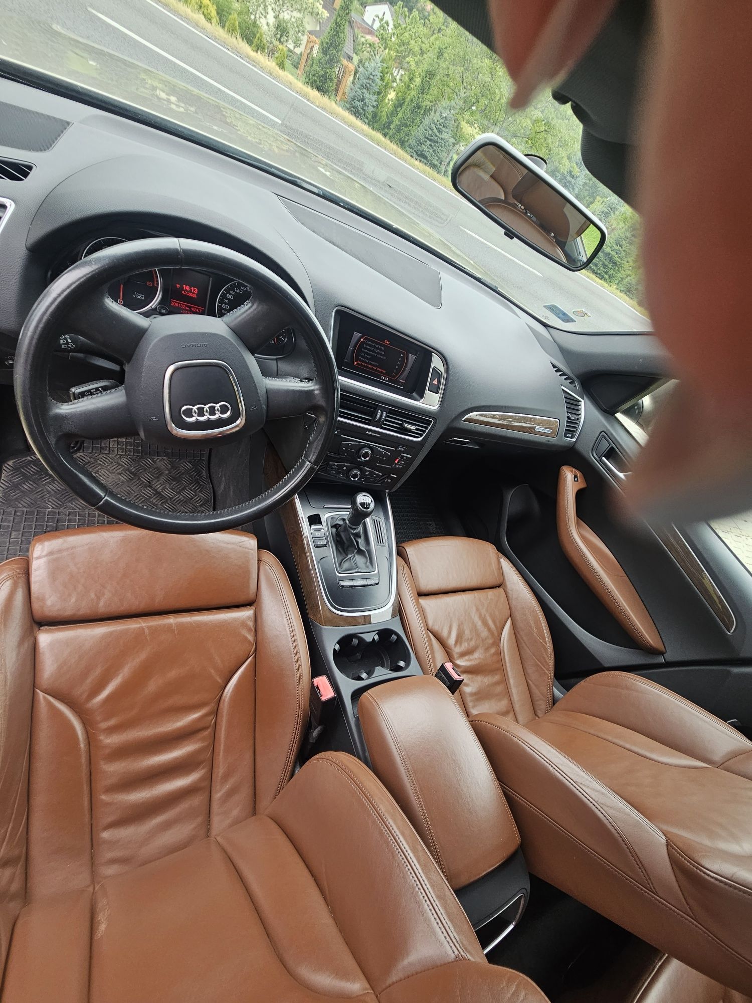 audi Q5 godna uwagi, zadbana ekinomiczna.Bogata wersja.
