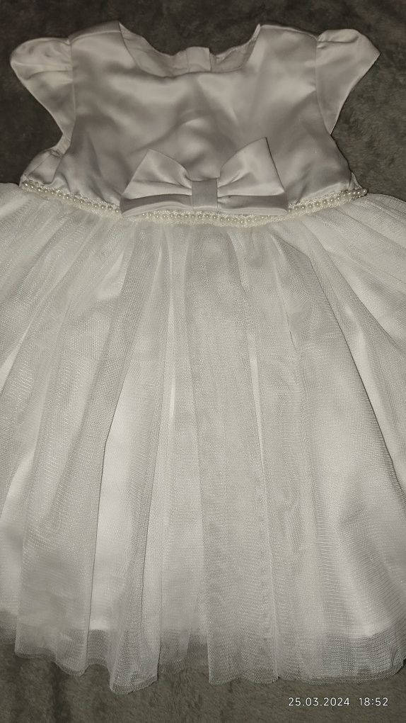Sukienka biała elegancka