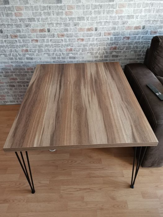 Duży 90/112 stół na metalowych nogach 90/112