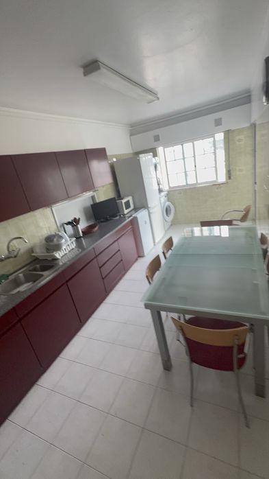 Quarto para casal em Odivelas a 600 m da estação