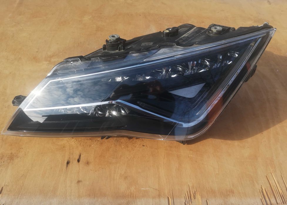 Фара Seat Leon 3 Рестайлінг