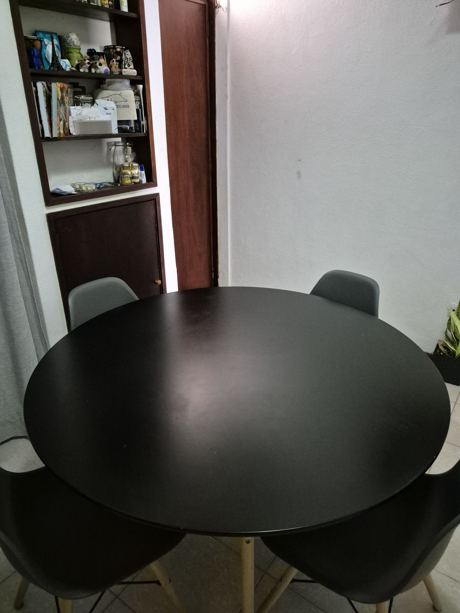 Mesa de jantar redonda