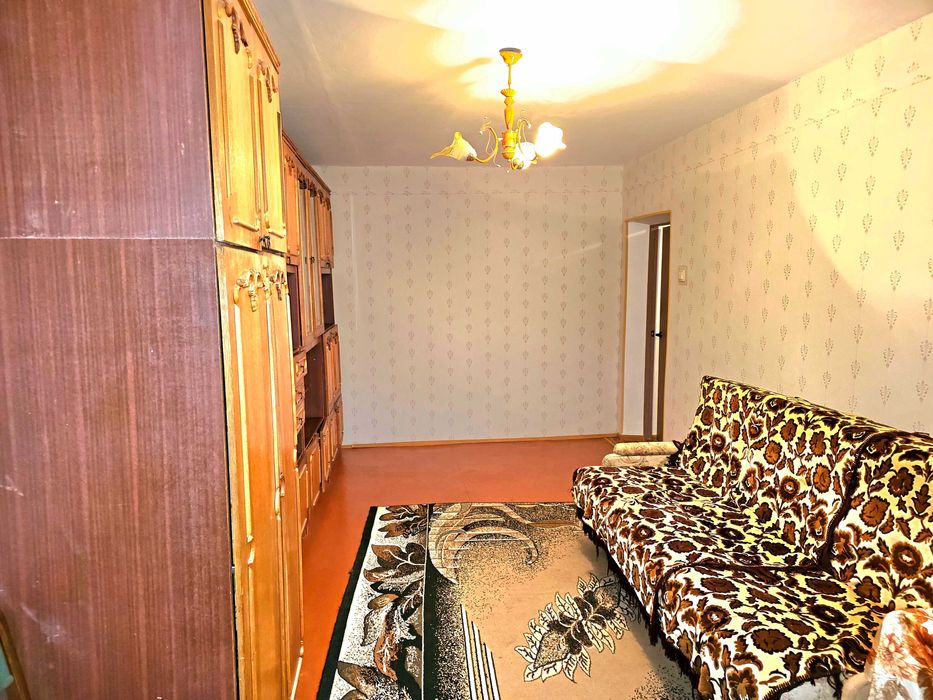 двох кімнатна квартира ПІВ-ЗАХІД меблі та побутова техніка. Валєріч