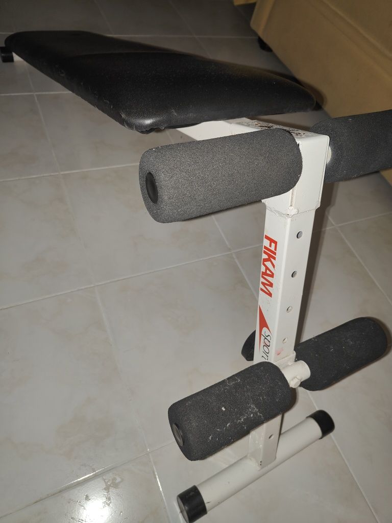 Equipamento de ginástica para diversos exercícios