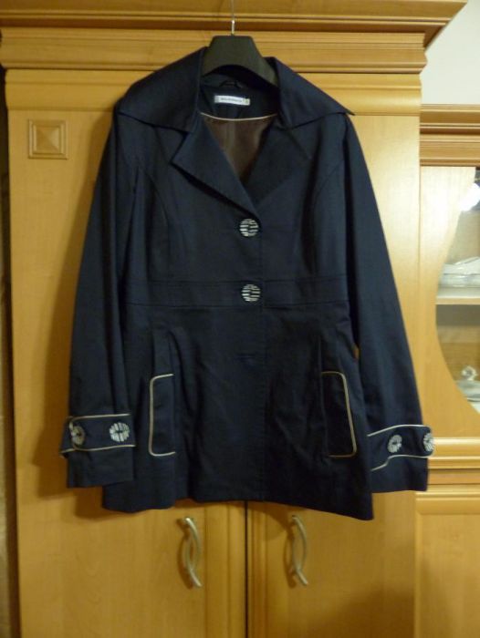 wiosenny modny Niebieski granatowy płaszcz firmy Małgorzata rozmiar 36