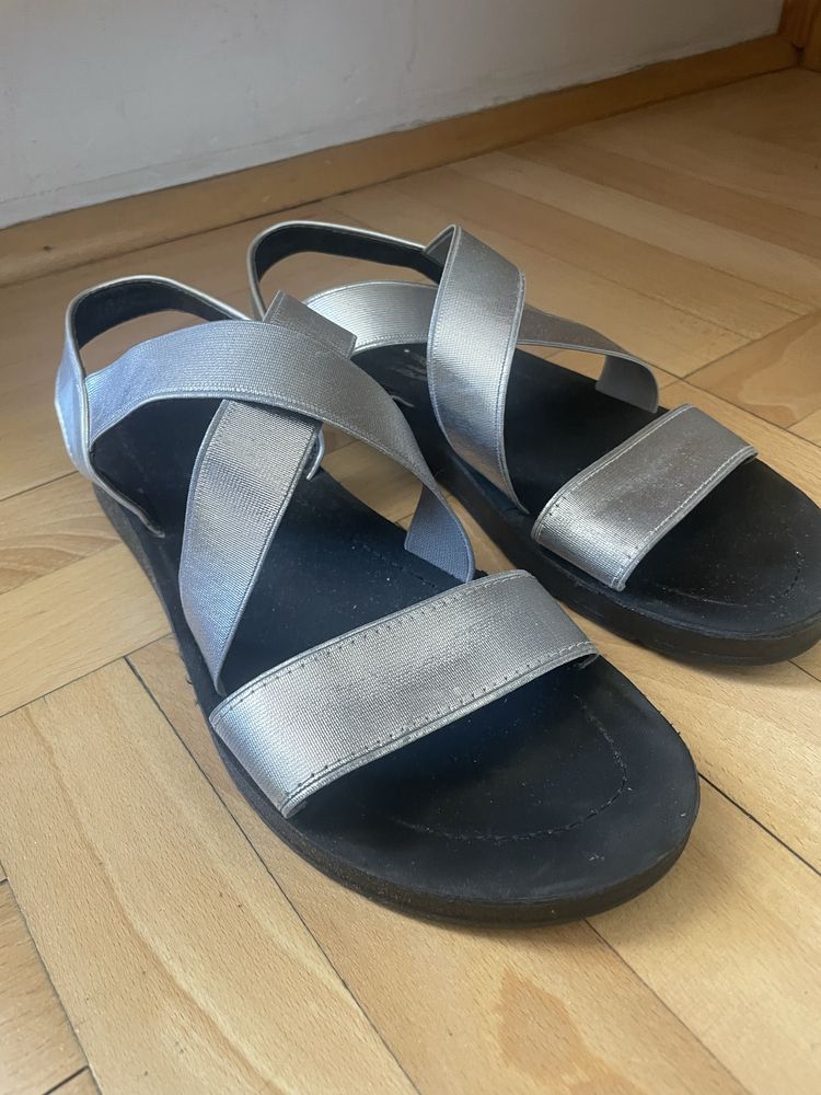 Sandalki 38 rozmiar
