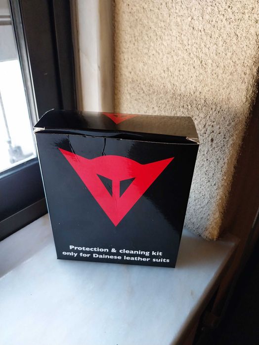 Fato para mota DAINESE + Kit de limpeza DAINESE