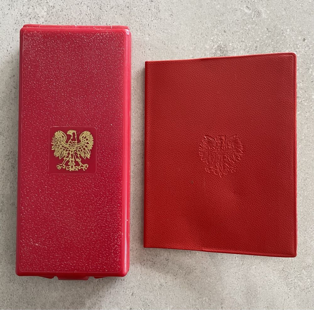 Medal 40 lat PRL z legitymacją w pudełku