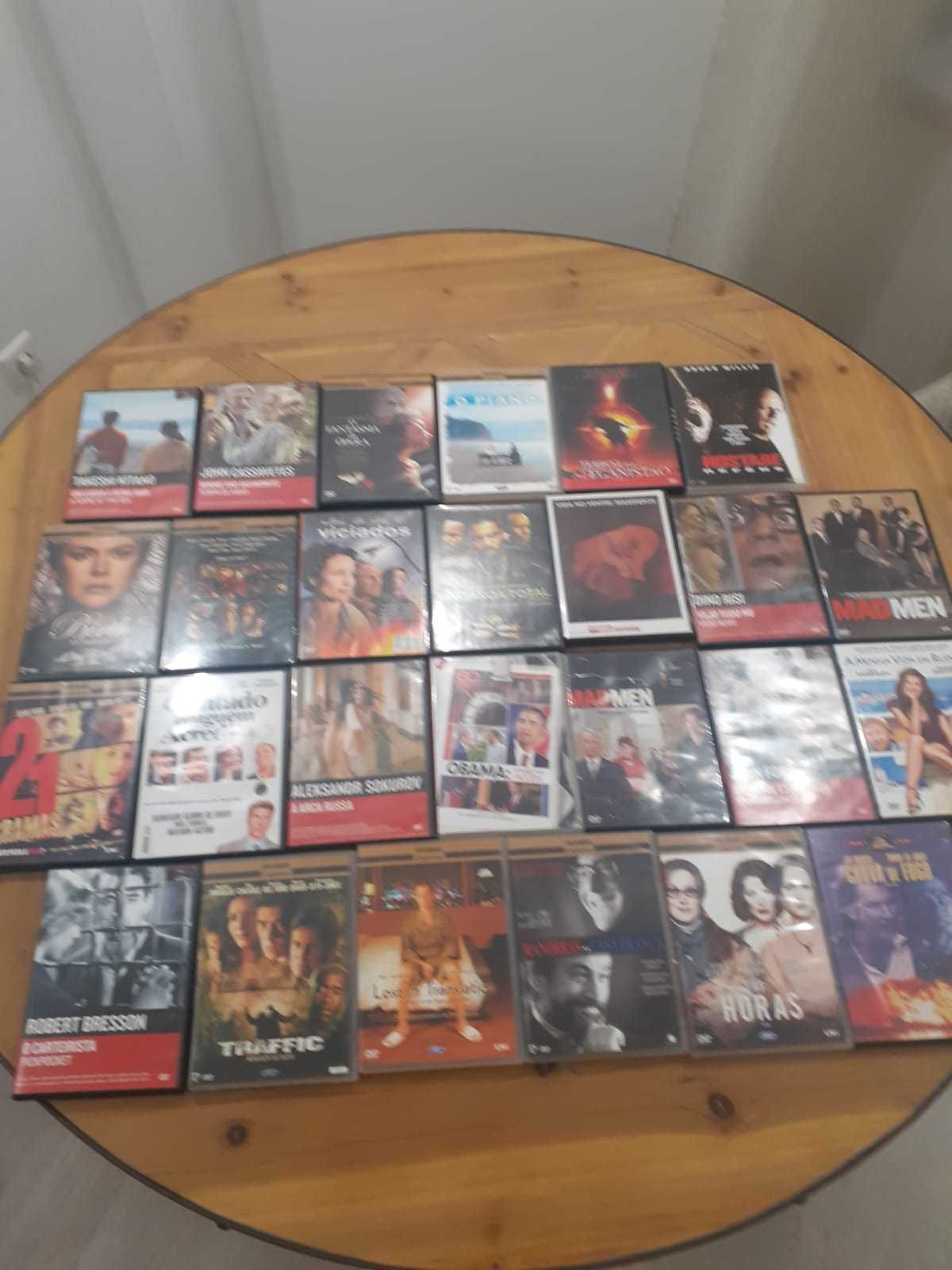 74 DVDs de filmes e séries