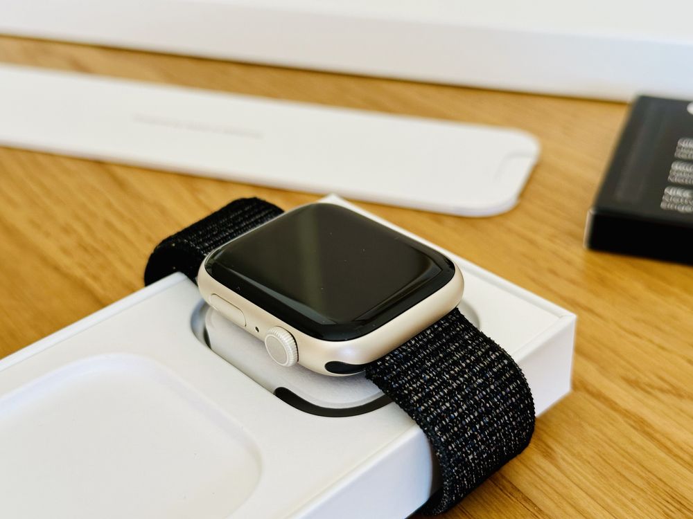 Z GWARANCJĄ Apple Watch Series 8 45mm GPS księżycowa poświata, Nike