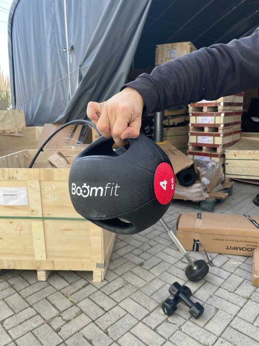 Bola Medicinal c/ pega 4Kg - BOOMFIT