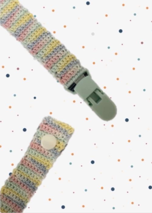 Prendedor de chucha feito à mão em crochet