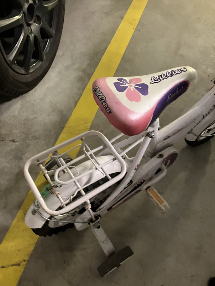 Rower dla dziewczynki czterokołowy