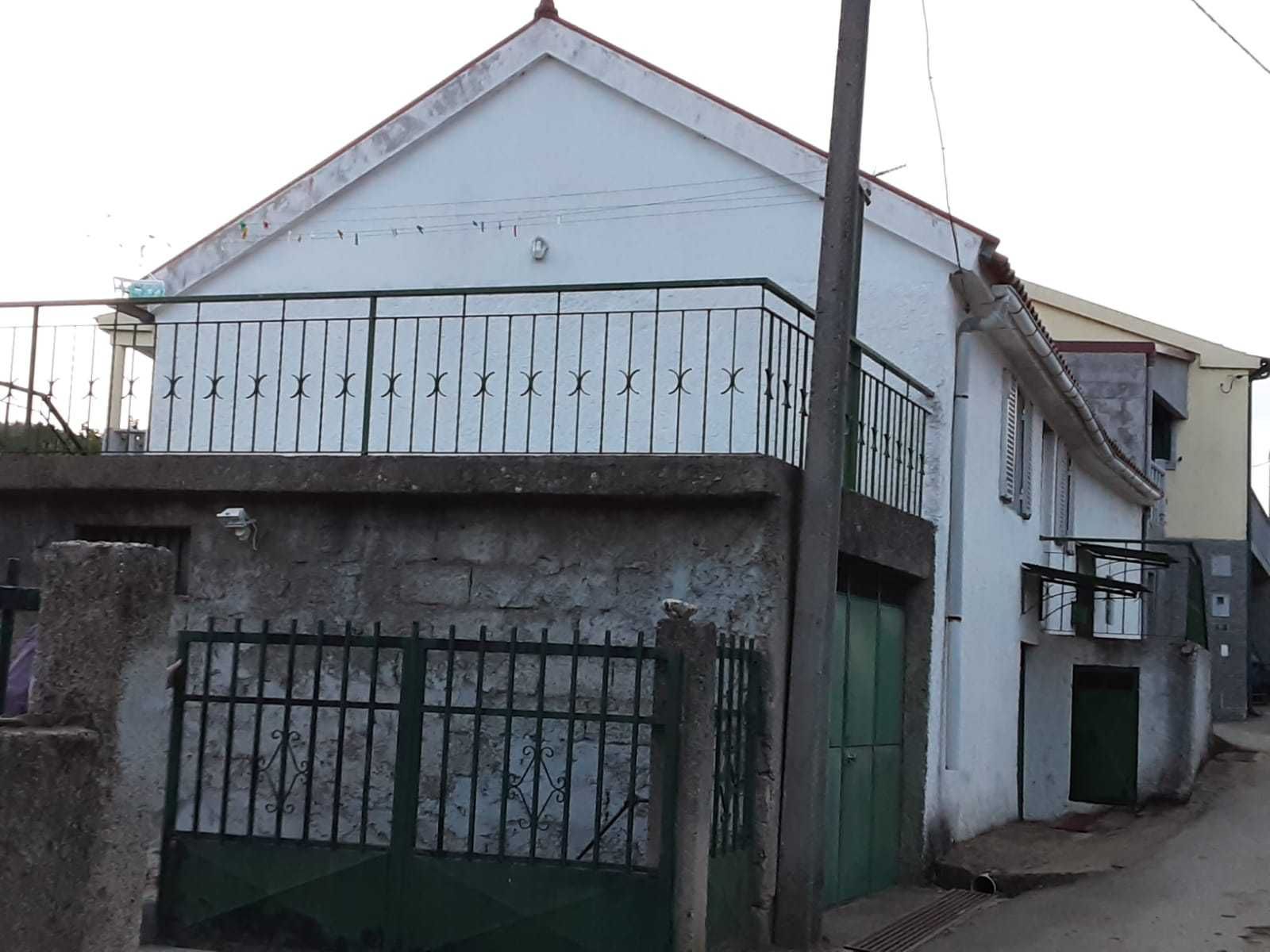 Moradia T2 com 61m2 na aldeia de Sobreiró de Baixo, Vinhais (Bragança)