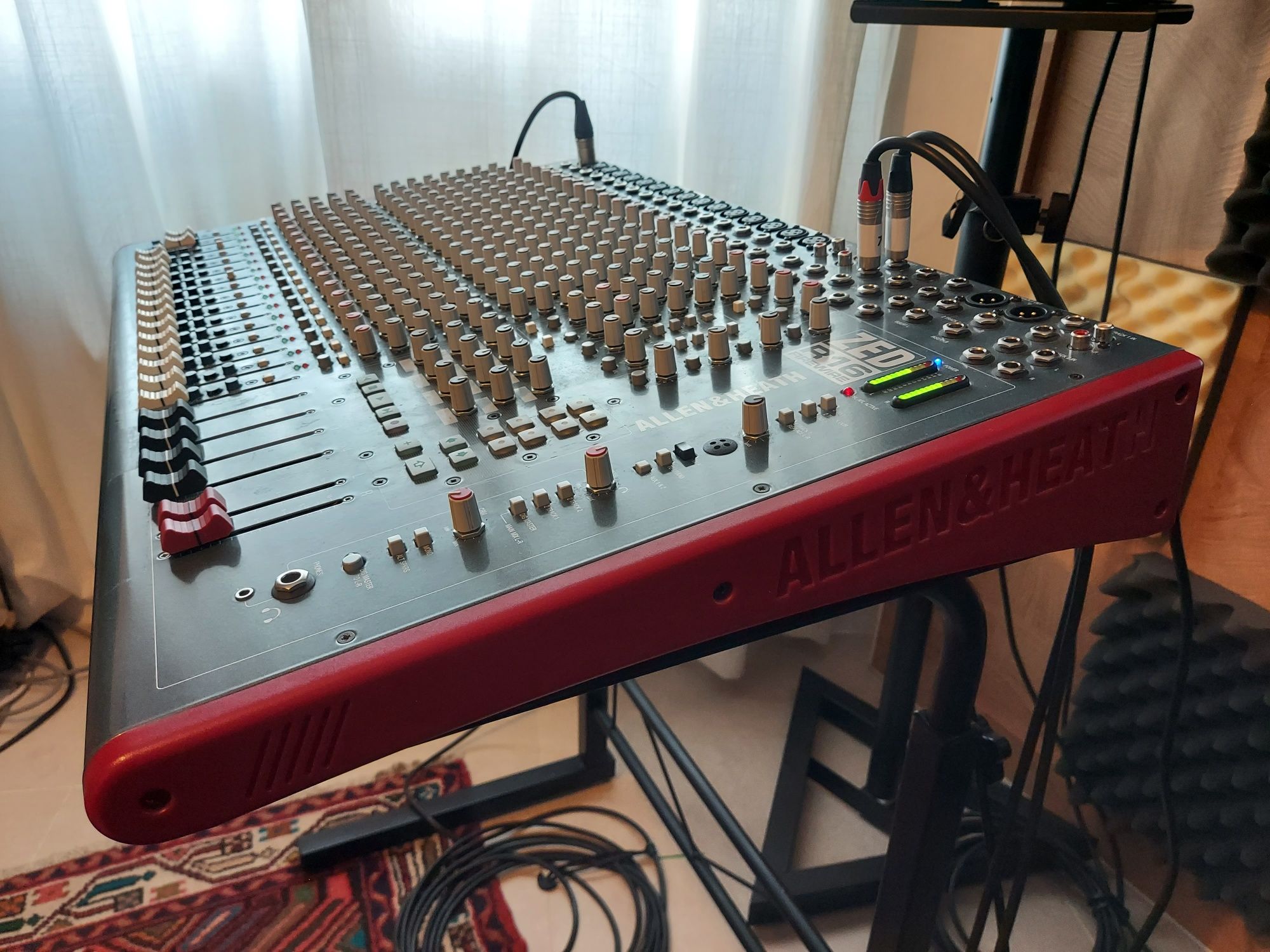 Mesa misturas/ Interfaz de audio Allen & Heath ZED R16 Firewire