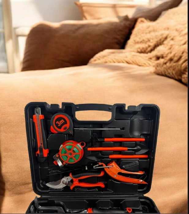 Набір садових інструментів у кейсі 14в1