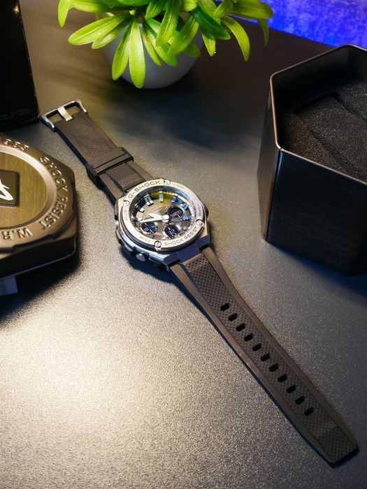 Годинник Casio G-SHOCK GST-S110D