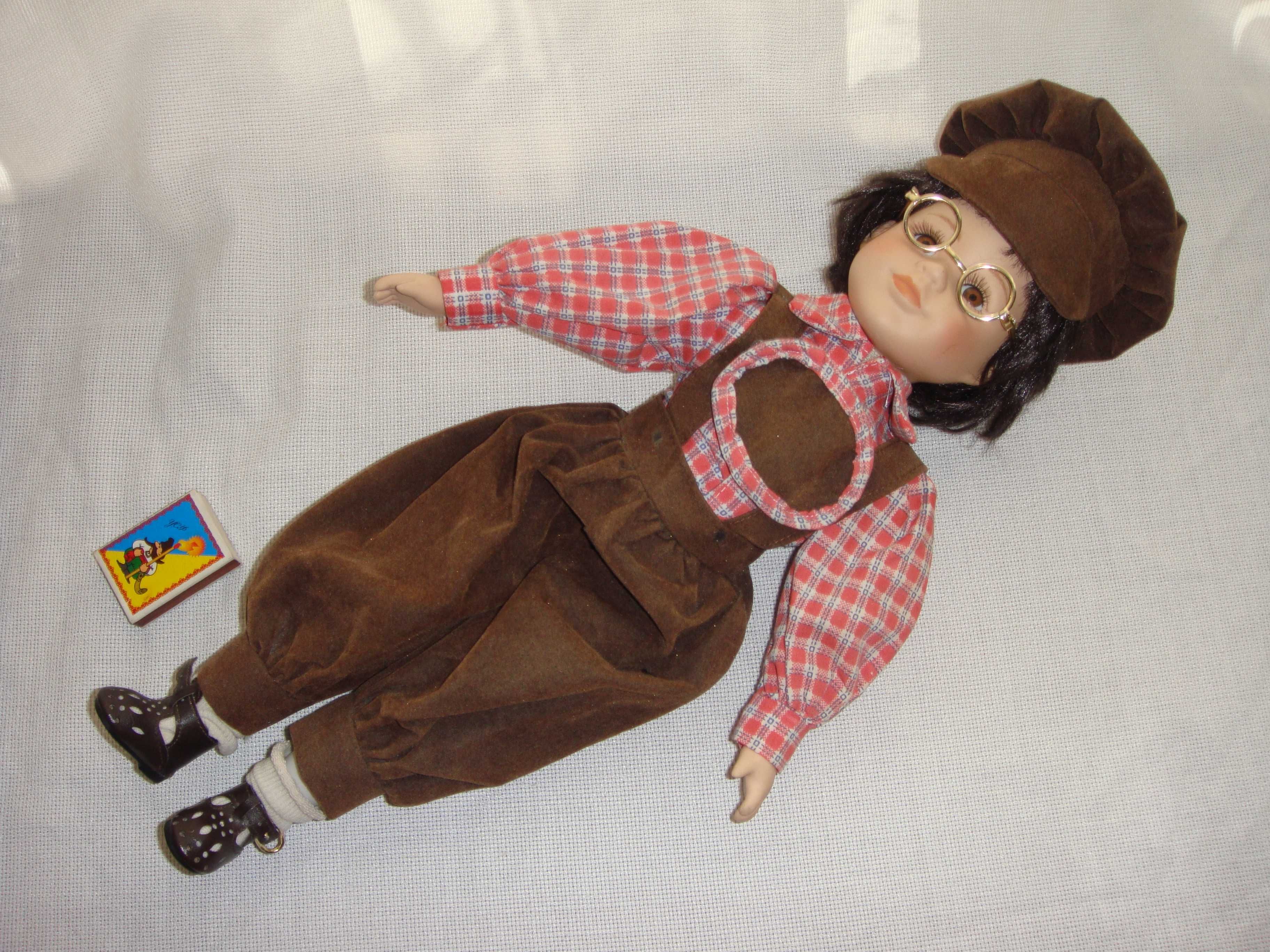 Немецкая винтажная фарфоровая кукла Мальчик в очках 40 см