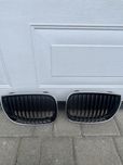 BMW 1 E87 E81 E88 atrapa grill nerki komplet 2 szt. Oryginał