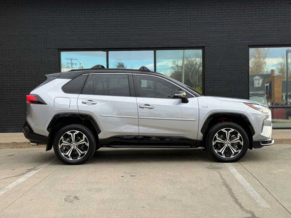 Toyota RAV4 Prime XSE      2024