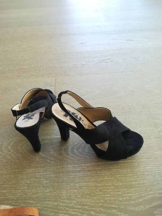 Sandálias Xti novas