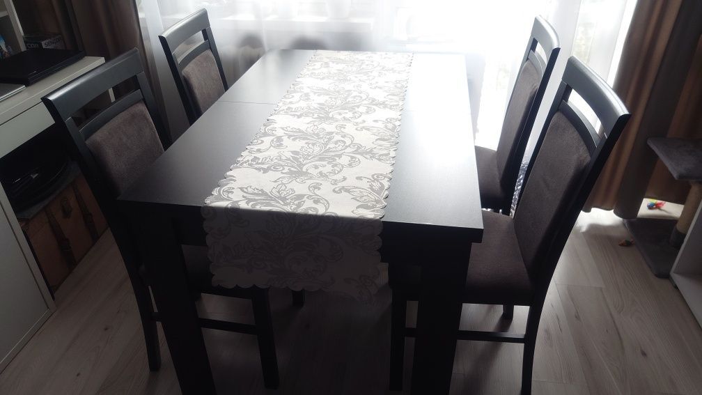 Stół 120x80 czarny rozkładany z 4 krzesłami