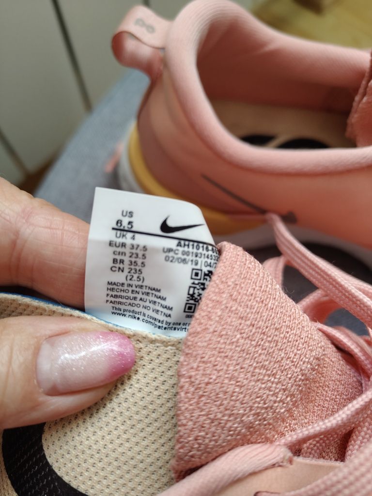 Buty Nike rózowo brzoskwiniowe