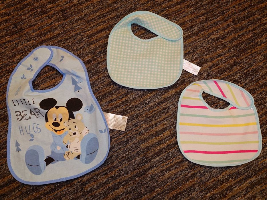 3 x śliniak z ceratką / 2 x Primark + 1 x Disney Baby