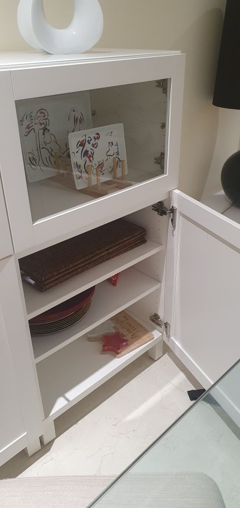 Mobiliário contemporâneo neutro como novo #aparador #besta #ikea