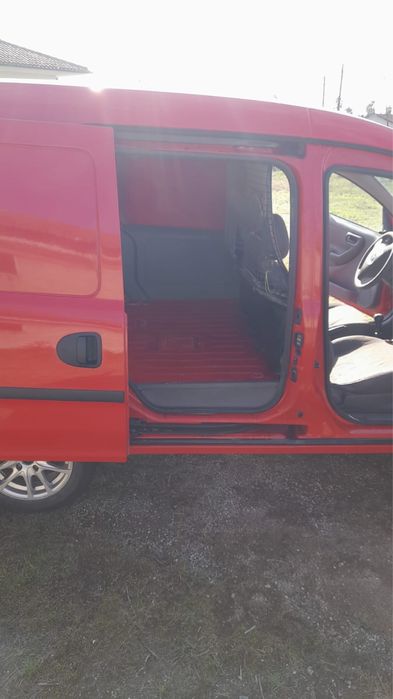 Opel Combo Comercial — Carrinha de Trabalho Pronta a Andar