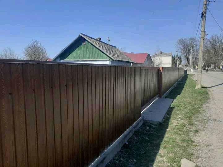 Продам будинок в центрі Неполоківців