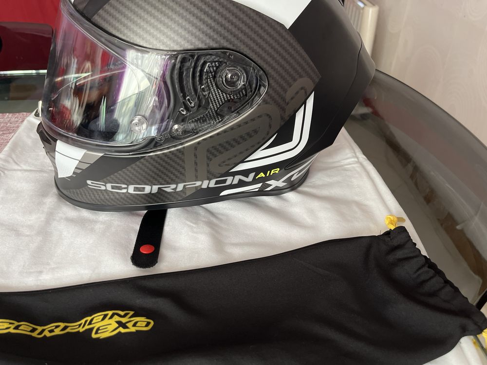 Capacete Scorpion R1