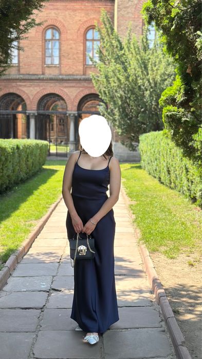Темно-синя сатинова сукня від musthave