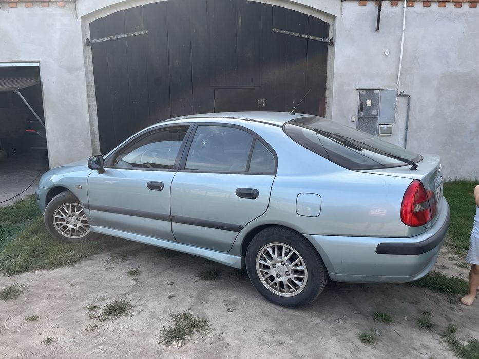 Mitsubishi Carisma 1.8 GDI 122KM rok 2002