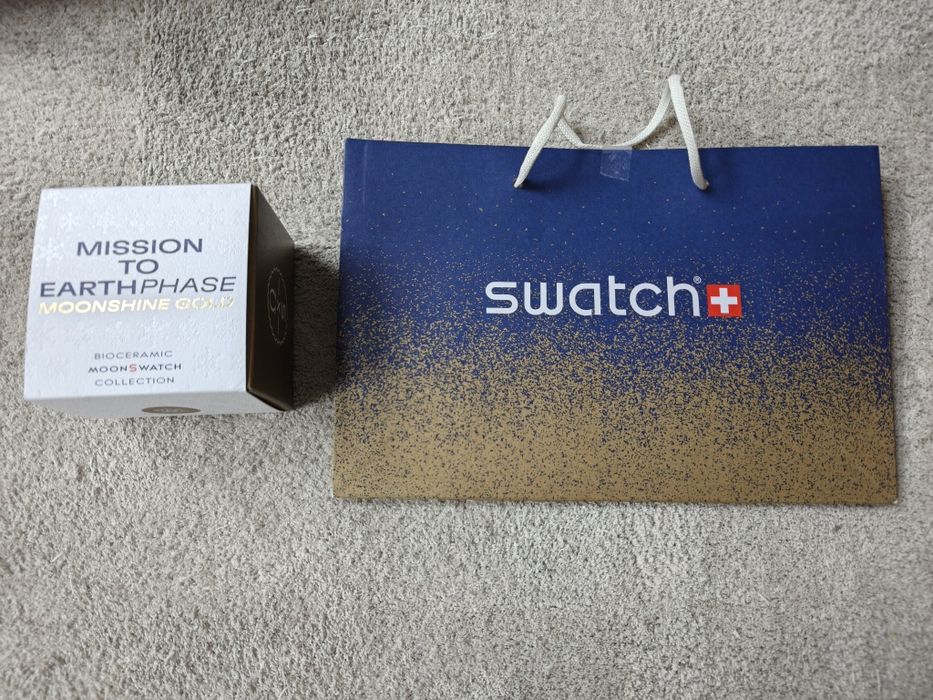 Swatch Omega MoonSwatch Snoopy Moonphase – Snoopy  Moonshine Gold