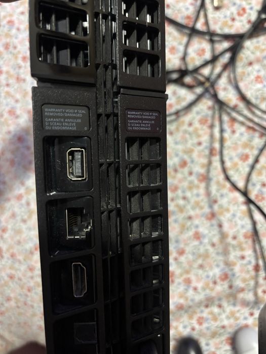 Playstation 4 com 2 comandos
