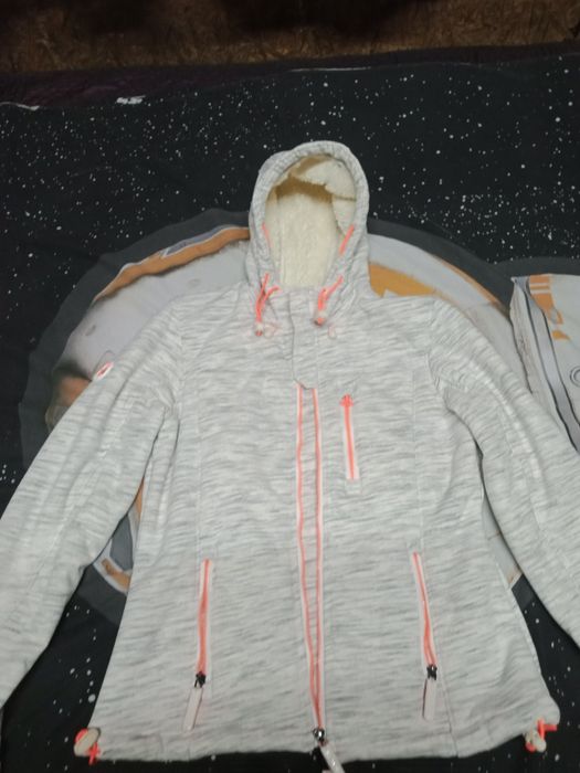 Лижна жіноча куртка