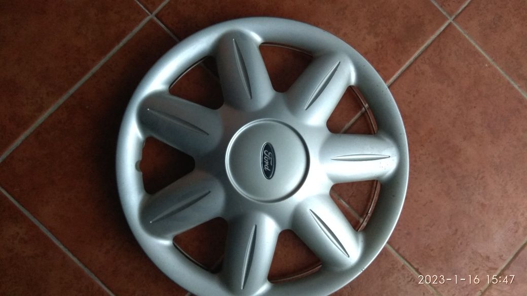 Tampões de rodas e faróis Focus e S-Max